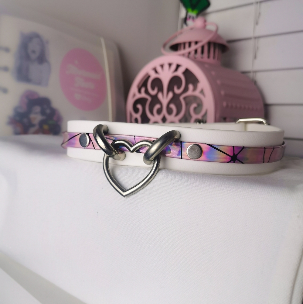 NWOT Plus Size White & Pink Heart Choker
